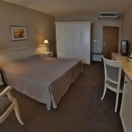 Hvd Riviera Ultra & Mineral Pool - Private & Free Parking אתר נופש 5*
