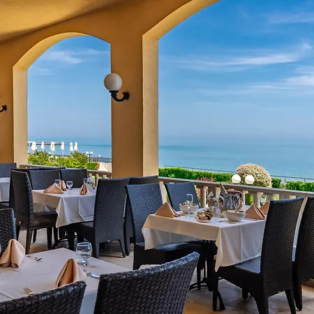 Hvd Riviera Ultra & Mineral Pool - Private & Free Parking 5* גולדן סנדס